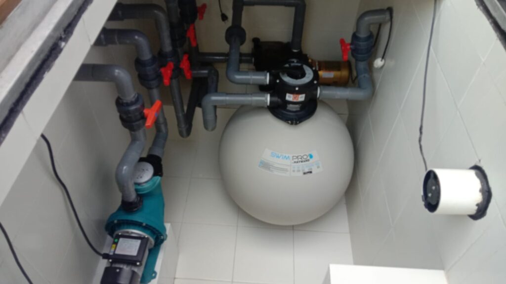 perawatan filter dan pompa kolam renang