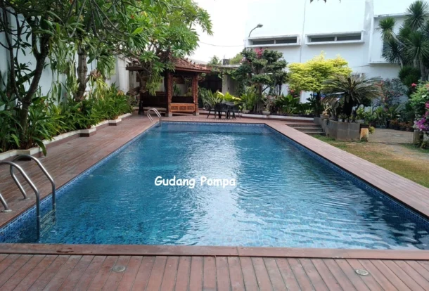 kolam renang sehat