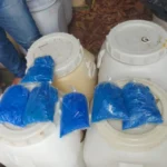 kaporit dalam kolam renang