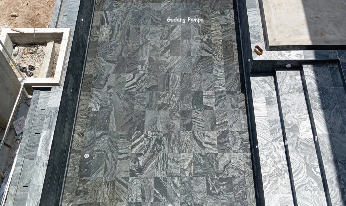 kolam renang batu india