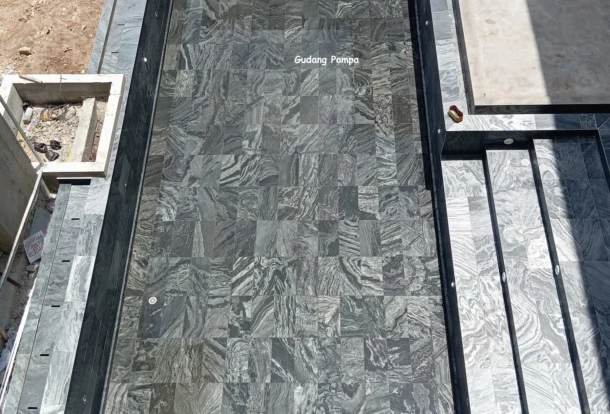 kolam renang batu india