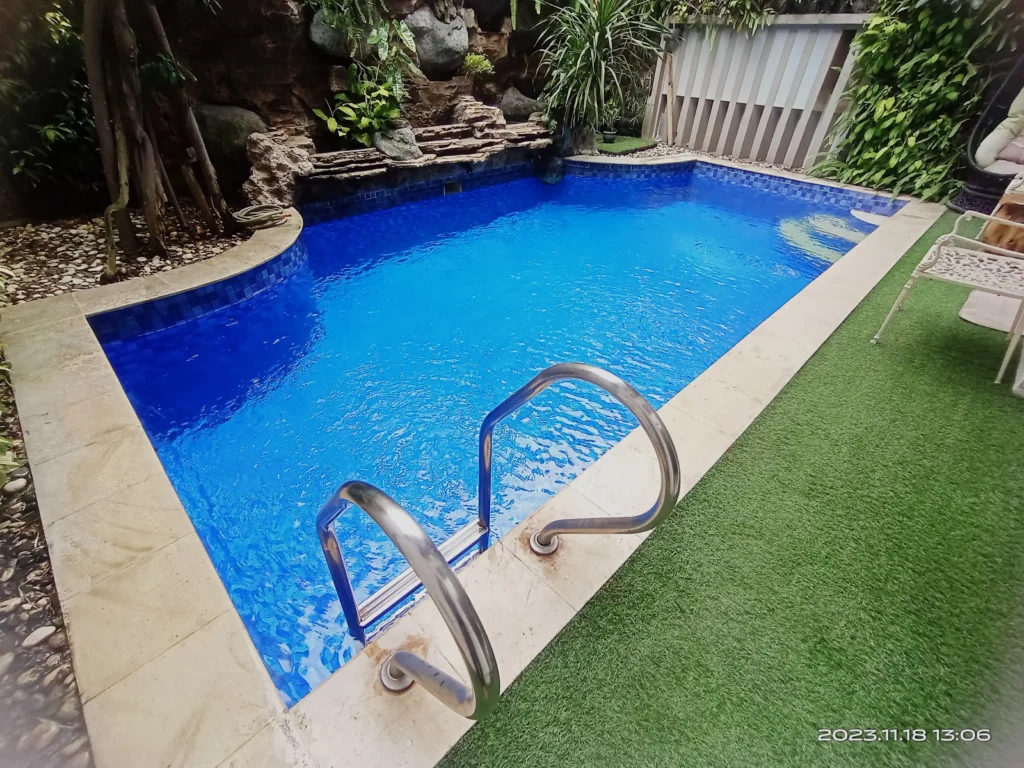 manfaat tangga kolam renang