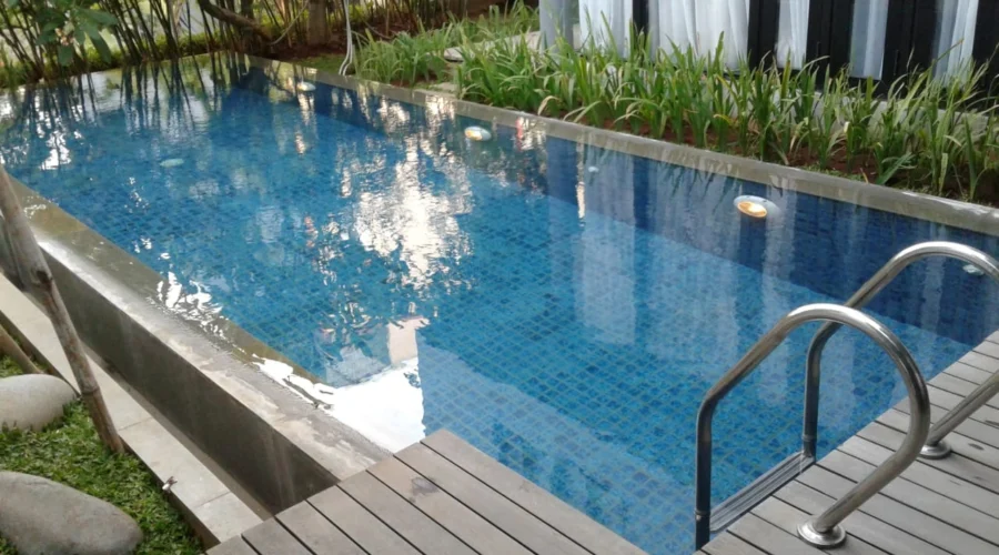 air kolam renang