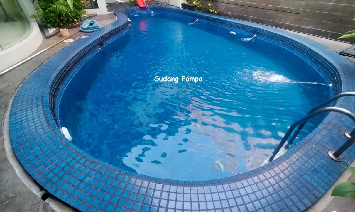 air kolam renang surut