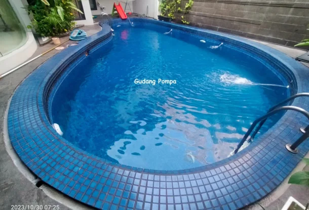 air kolam renang surut