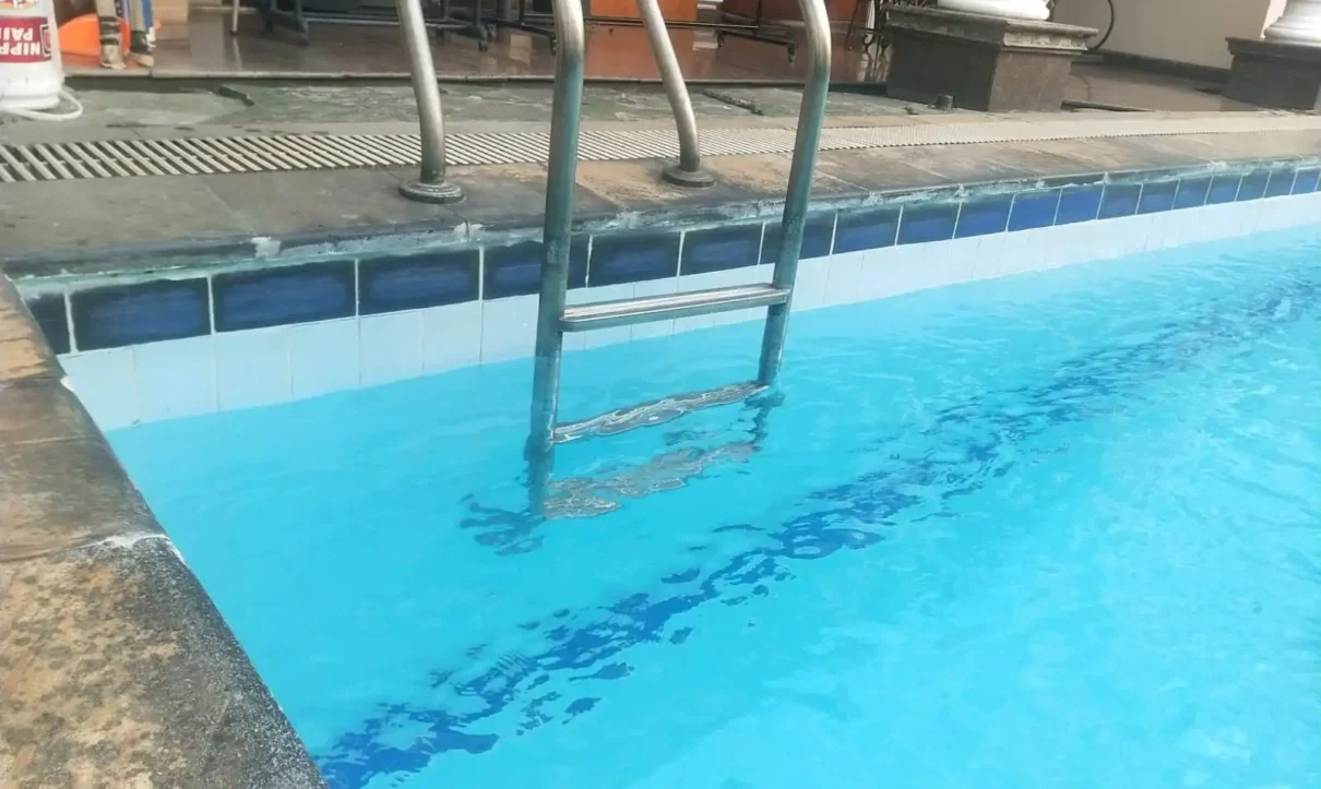 penguapan air kolam renang