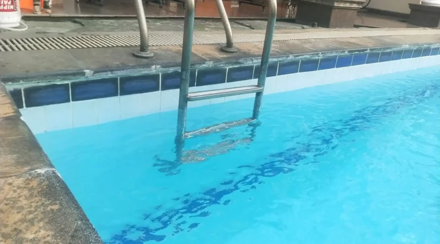 penguapan air kolam renang